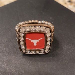 Longhorn ring